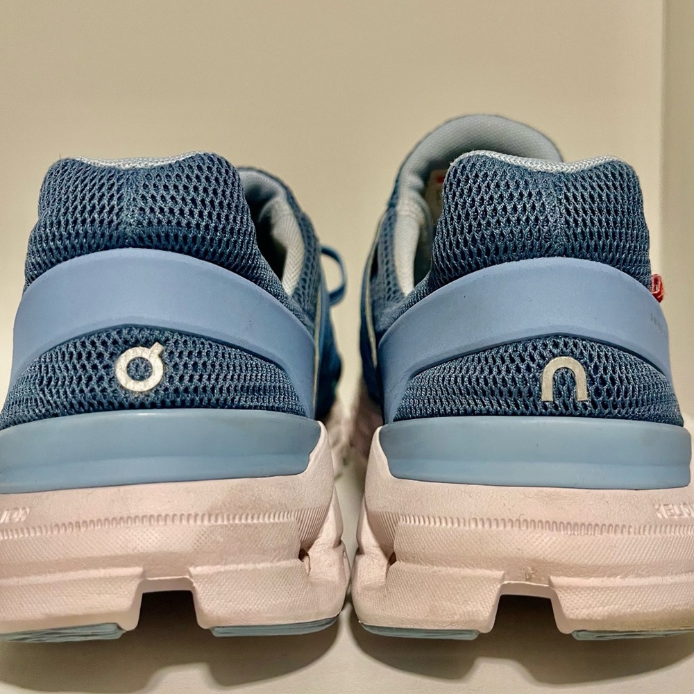 On Running Cloud Women’s Running Shoe
